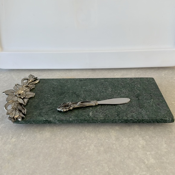 Seagull Pewter and Green Marble Daffodil Design Serving Board Cheese Board Set - Picture 6 of 8